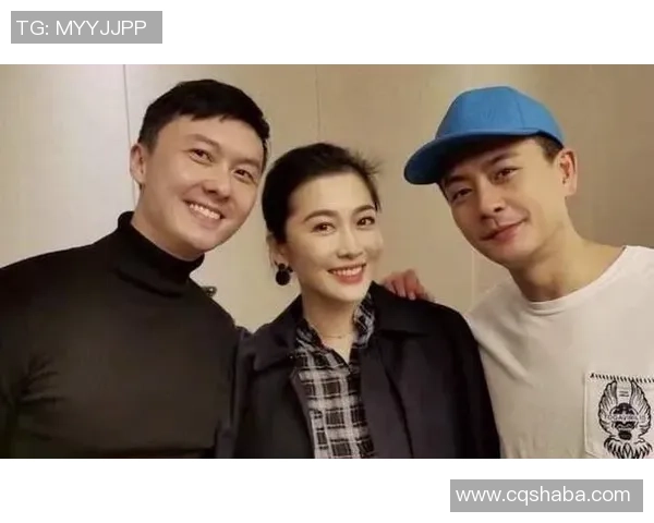 众多足球明星背后的女友们揭示了他们的爱情故事与生活点滴