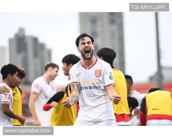 重庆足球队中路突破的优势与不足分析及未来发展方向探讨